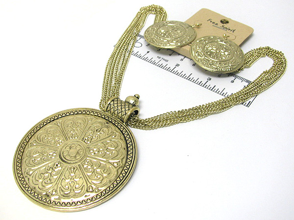METAL LARGE ROUND TEXTURED DISK PENDANT DROP LONG CHAIN NECKLACE EARRING SET