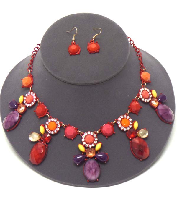 CRYSTAL AND FACET STONE MIX FLOWER LINK DROP NECKLACE EARRING SET