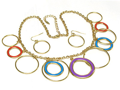 MULTI ROUND EPOXY METAL LINKS NECKLACE AND EARRING SET 