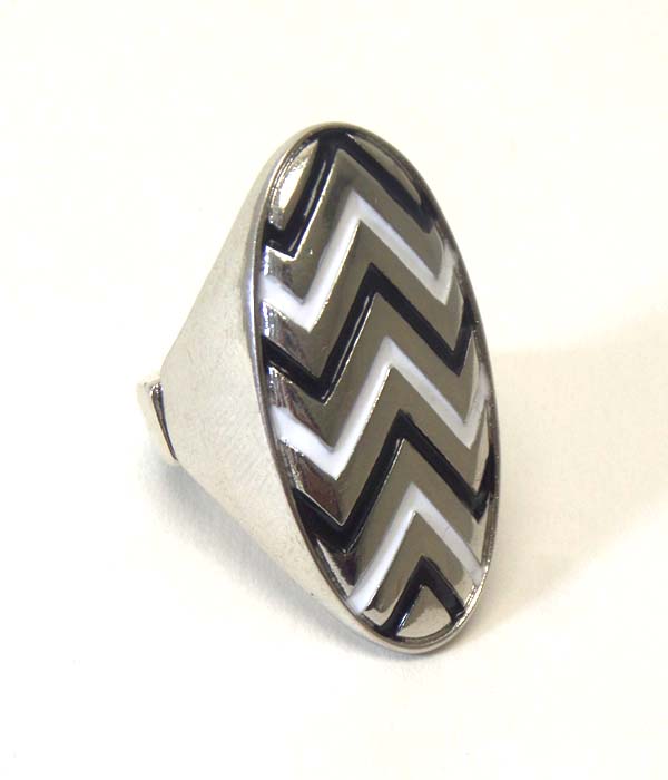 COLORED CHEVRON METAL STRETCH RING
