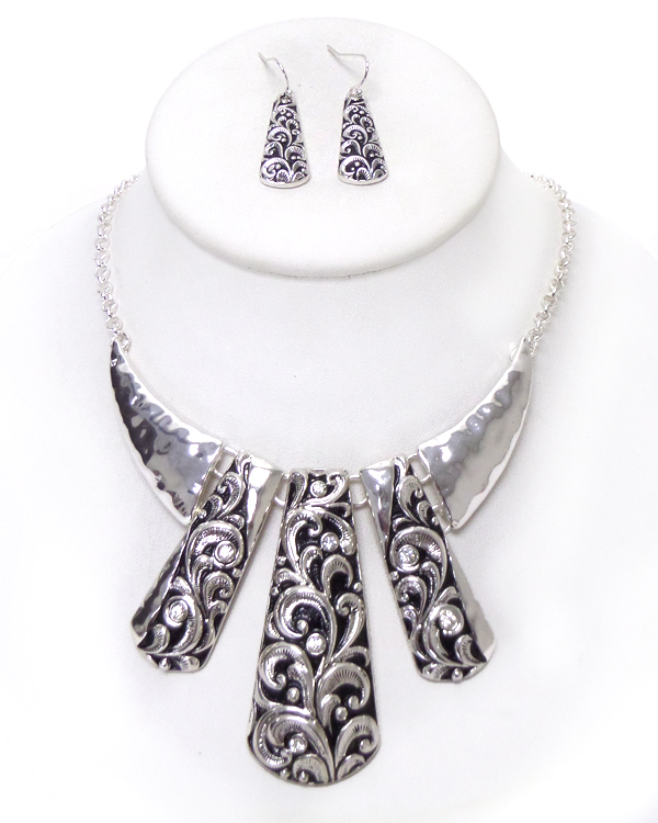 TRIBAL STYLE METAL ENGRAVED DROP NECKLACE SET