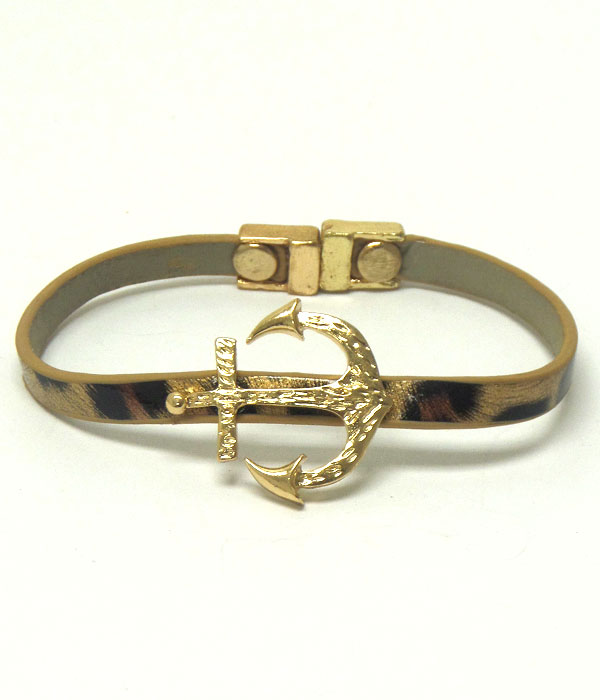 ANCHOR ON LEATHERETTE BAND AND MAGNETIC CLOSURE BRACELET
