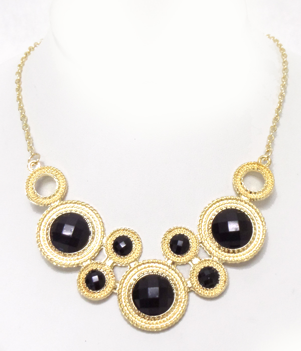 METAL MULTI SIZE LINKED CIRCLES NECKLACE