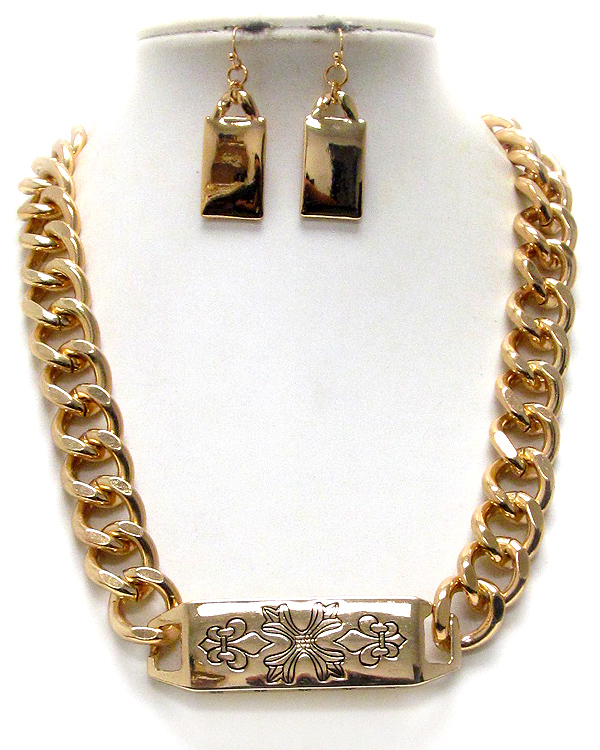 FLUER DE LIS METAL PLATE AND THICK CHAIN NECKLACE EARRING SET