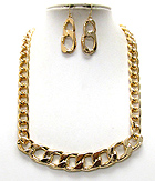 CURVED THICK CHAIN PENDANT NECKLACE EARRING SET