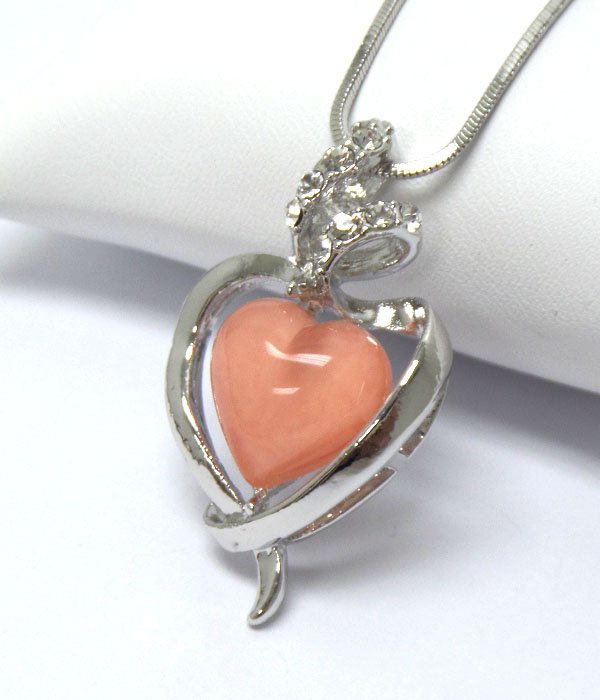 MADE IN KOREA WHITEGOLD PLATING CRYSTAL AND HEART STONE CENTRE PENDANT NECKLACE
