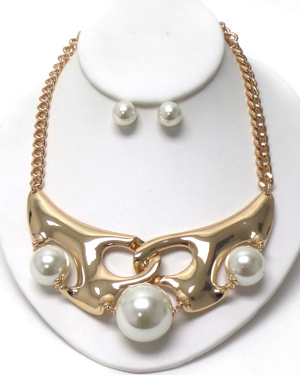 LIQUID METAL AND PEARL ACCENT STATEMENT NECKLACE EARRING SET