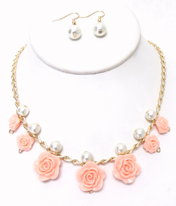 ACRYLIC ROSES WITH PEARL DROP METAL CHAIN NECKLACE