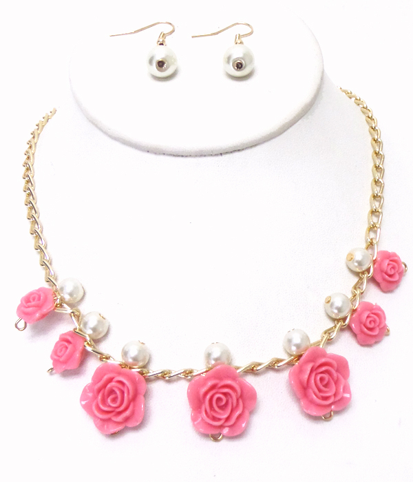 ACRYLIC ROSES WITH PEARL DROP METAL CHAIN NECKLACE 