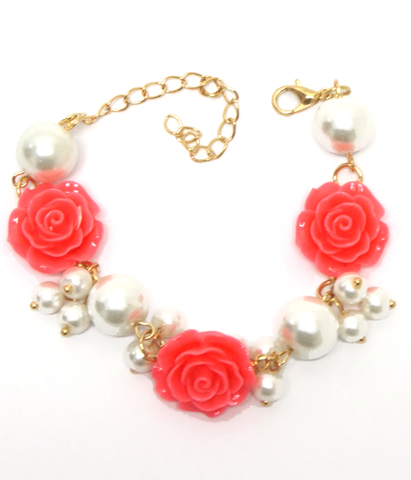 ROSES WITH PEARLS BRACELET 