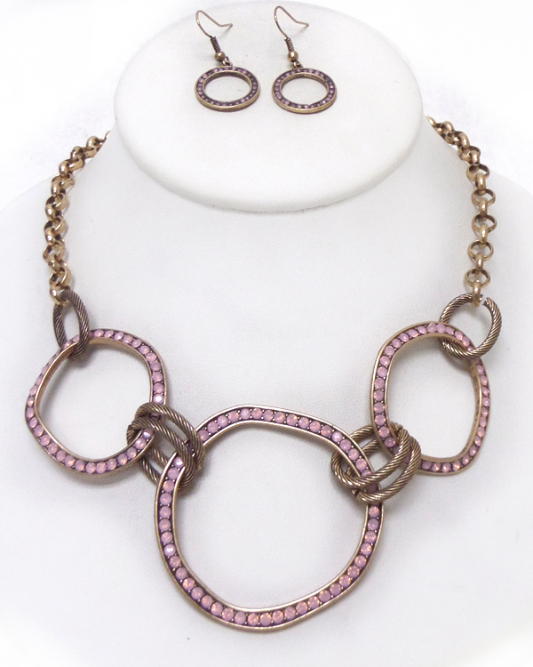 4 LARGE CIRLCE LINKS WITH CRYSTAL CHAIN NECKLACE SET