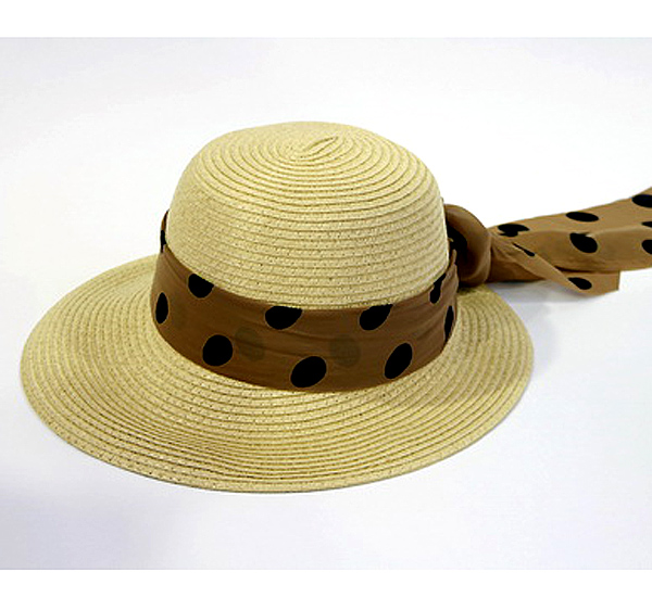 PAPER STRAW SHORT BRIM AND DOT PATTERN FABRIC TIE HAT
