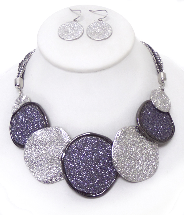ROUND LINKED DISKS WITH CHAIN NECKLACE SET