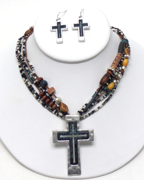 HAMMERED CROSS AND MULTI BEADS CHAIN NECKLACE EARRING SET