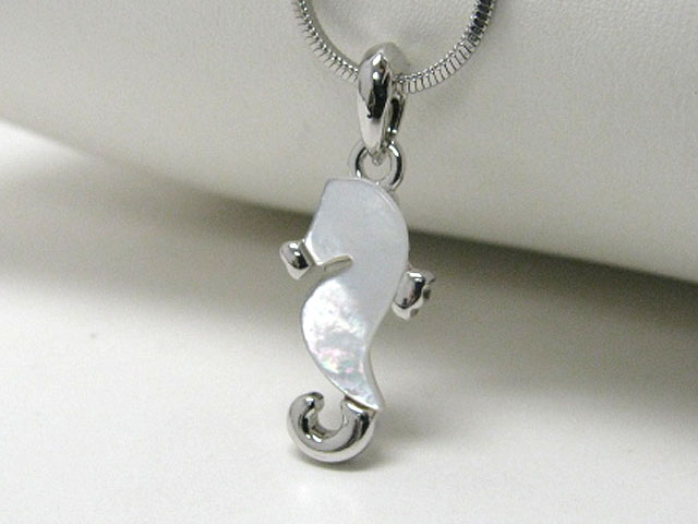 WHITEGOLD PLATING MOTHER OF PEARL SEA HORSE PENDANT NECKLACE