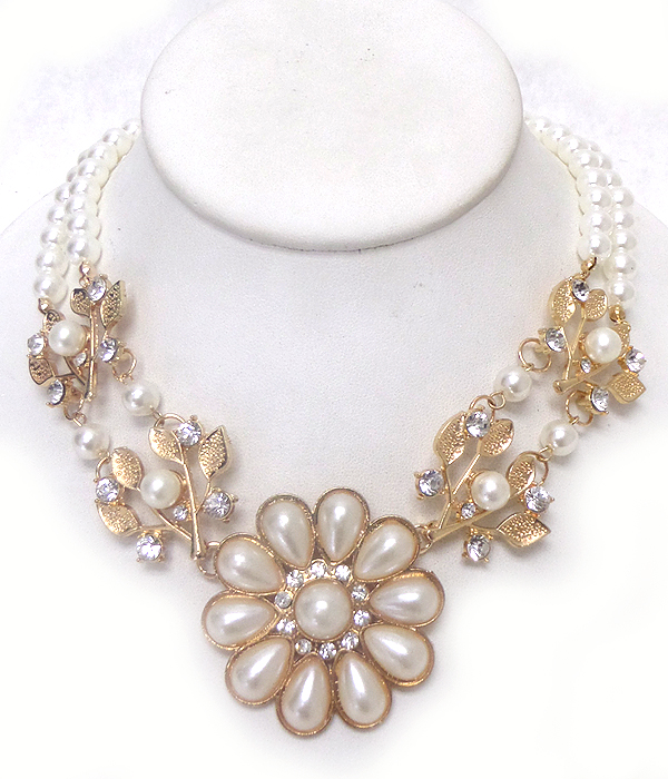 CRYSTAL AND PEARL FLOWER NECKLACE 