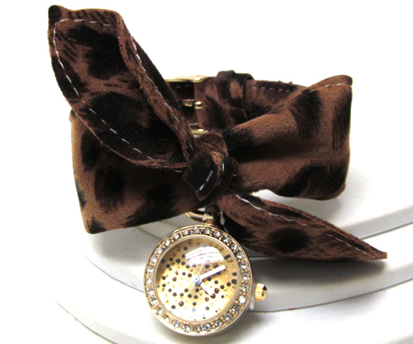 CRYSTAL DECO CASE AND ANIMAL PRINT DANGLE FACE FABRIC BAND WATCH