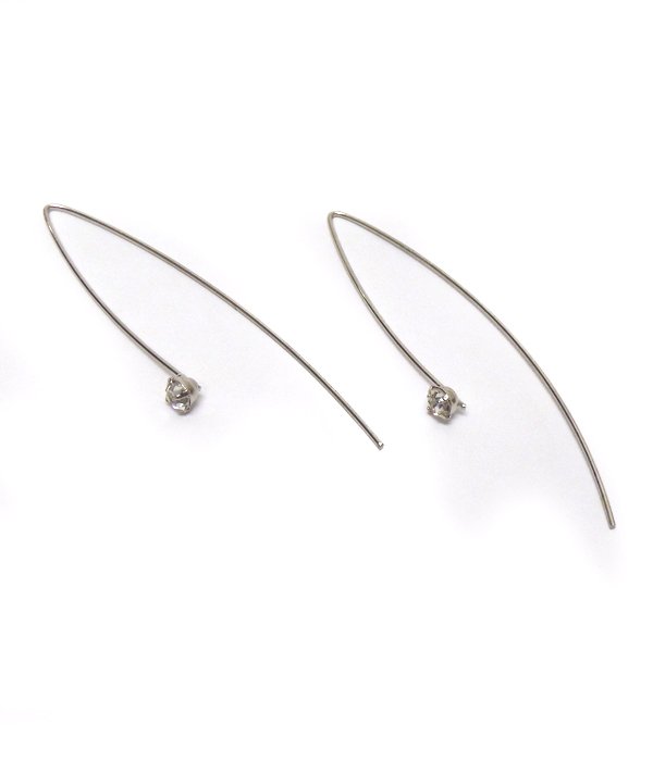 THIN METAL CURVE CRYSTAL EARRING