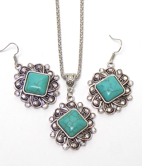CRYSTAL AND TURQUOISE CENTER METAL FILIGREE PENDANT NECKLACE SET