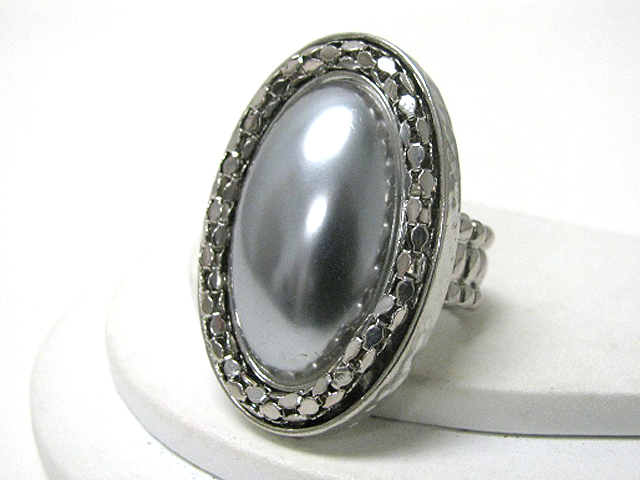 METAL BOX CHAIN AND OVAL PEARL STRETCH RING