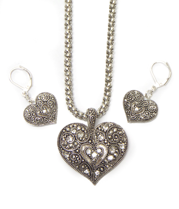 METAL TEXTURED HEART  CHAIN NECKLACE  SET 