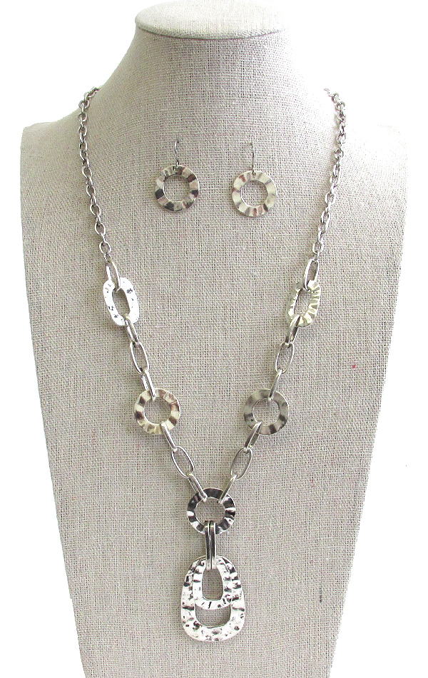 TEXTURED METAL RING  AND CHAIN LINK NECKLACE SET