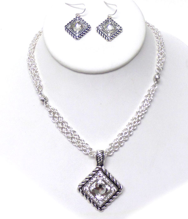 Tailored Design DIAMOND SHAPE CRYSTAL Necklace Set