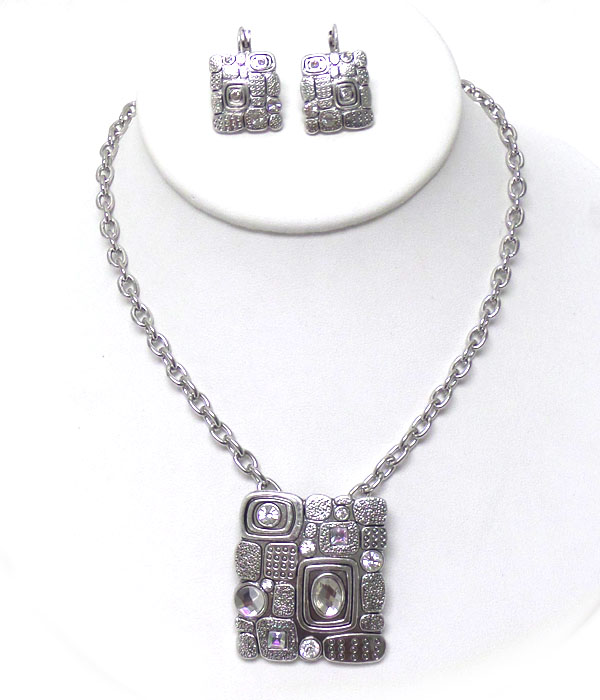RHINESTONES Block design necklace set