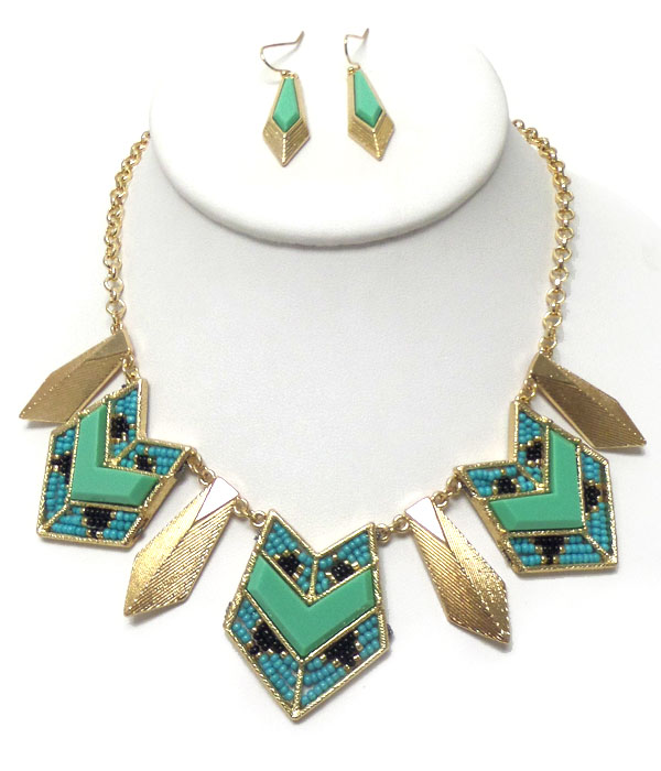 SEED BEAD AND TEXTURED METAL ARROWHEAD AZTEC STYLE NECKLACE EARRING SET -western