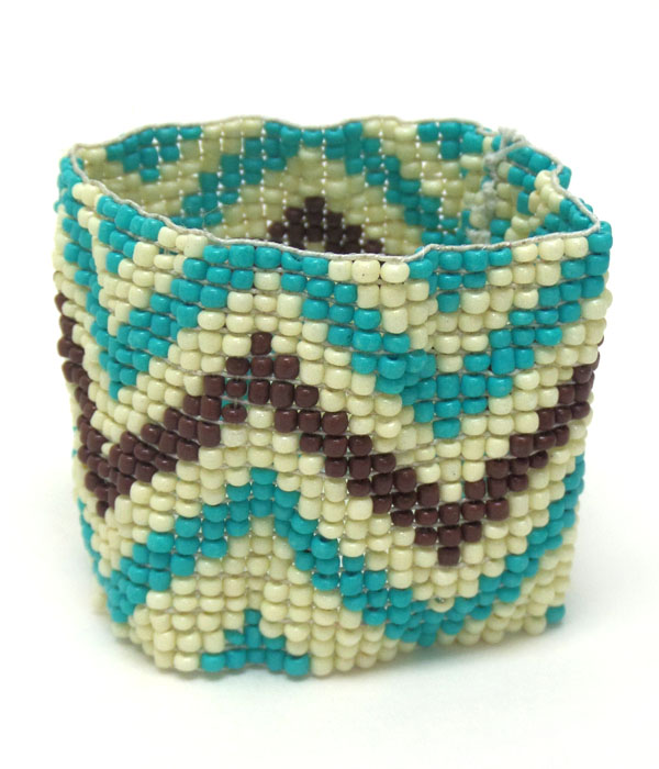 IVORY AND TURQUOISE SEED BEADS PATTERN BRACELET