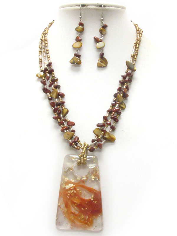 DECORATE RESIN PENDANT AND CHIP STONE MULTI CHAIN NECKLACE EARRING SET