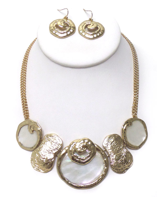 TWO ROW CHAIN SHELL LINKED NECKLACE SET