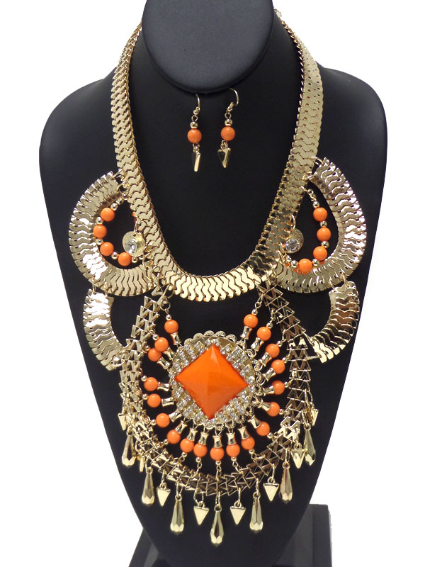 CRYSTAL AND BEAD DECO BOLD FLAT SNAKE CHAIN NECKLACE SET