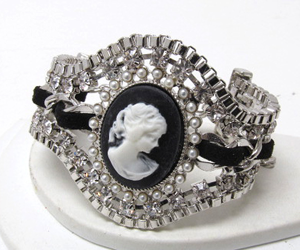 CRYSTAL AND PEARL CAMEO FASHION BRAIDED FABRIC WITH CHAIN BRACELET