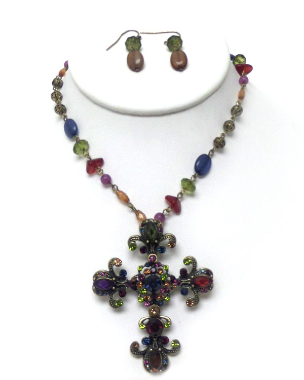 CRYSTAL CROSS PENDANT AND SEED BEADS NECKLACE SET