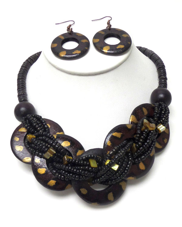 MULTI SEED BEADS AND ANIMAL PRINT WOOD RING NECKLACE EARRING SET