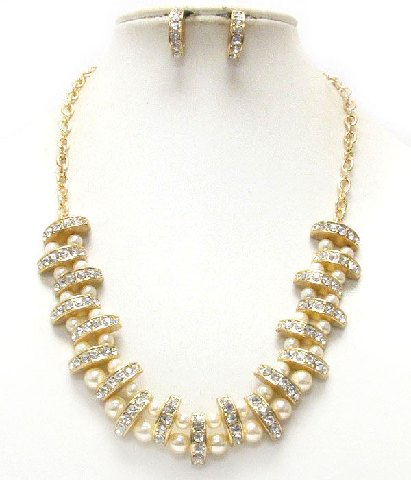 MULTI CRYSTAL AND PEARL DECO LINK NECKLACE EARRING SET
