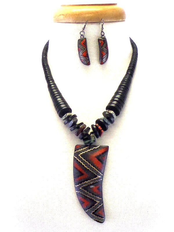 AZTEC PATTERN WOOD PENDANT AND BEADS NECKLACE EARRING SET -western