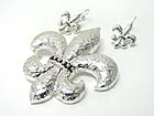 HAMMERED METAL FLEUR DE LIS PENDANT NAD EARRING SET