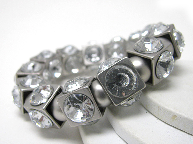 CRYSTAL STUD CUBE AND METAL BALL LINK STRETCH BRACELET