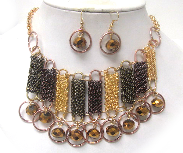 MULTI CRYSTAL GLASS WITH CHAIN ON METAL AND MULTI METAL RINGS LINK BIB STYLE NECKLACE EARRING SET