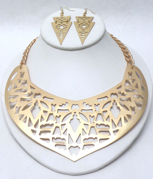 THIN METAL CUT OUT NECKLACE SET 