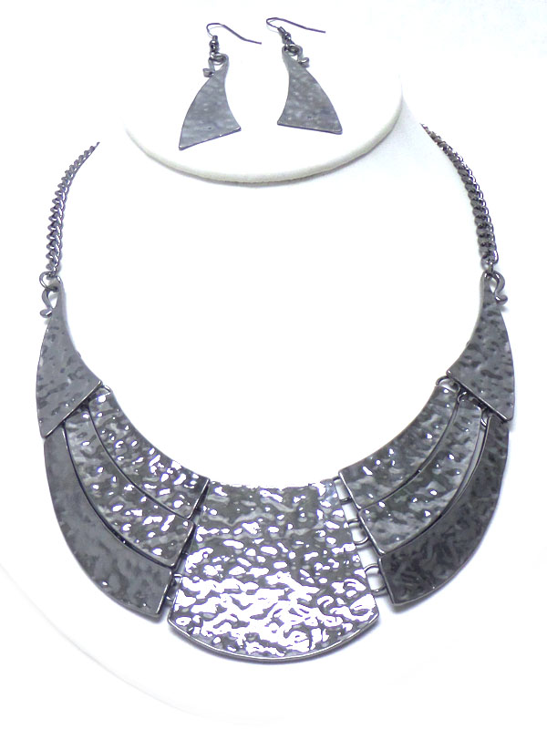 THIN TEXTURED METAL NECKLACE SET 
