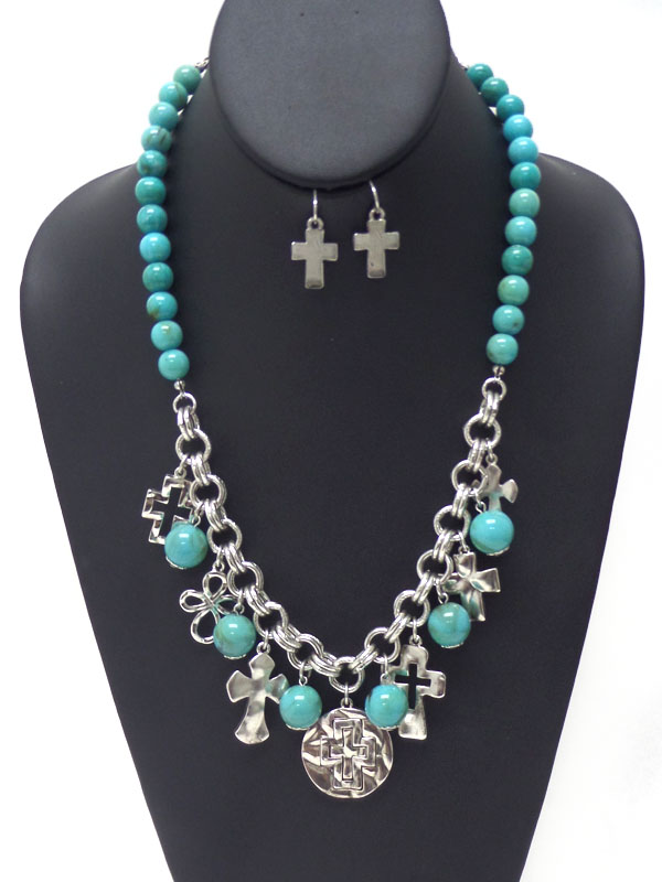TURQUOISE BEADS WITH METAL CHARMS NECKLACE SET