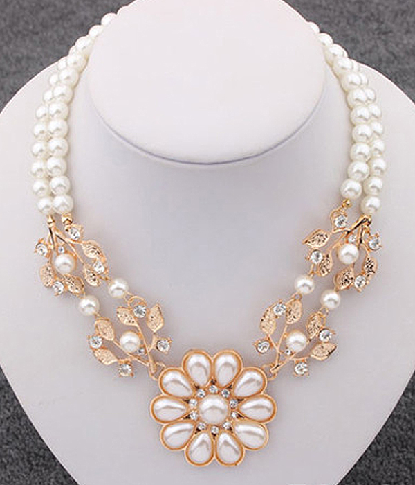 PEARL AND CRYSTAL FLOWER LINK NECKLACE
