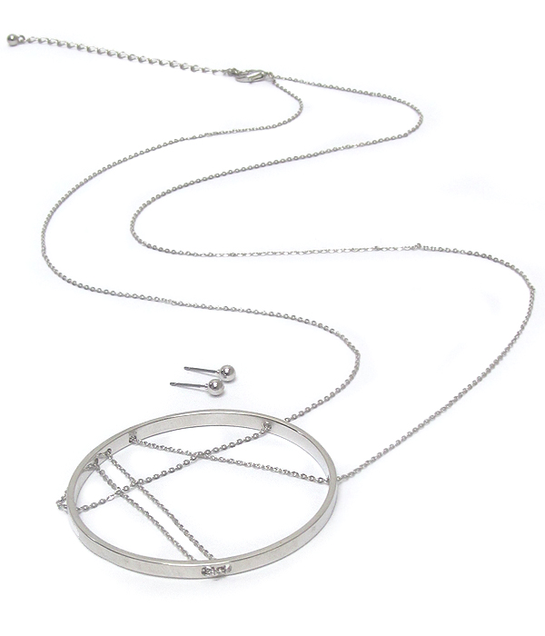 LARGE HOOP AND FINE CHAIN CROSSING THROUGH LONG NECKLACE SET
