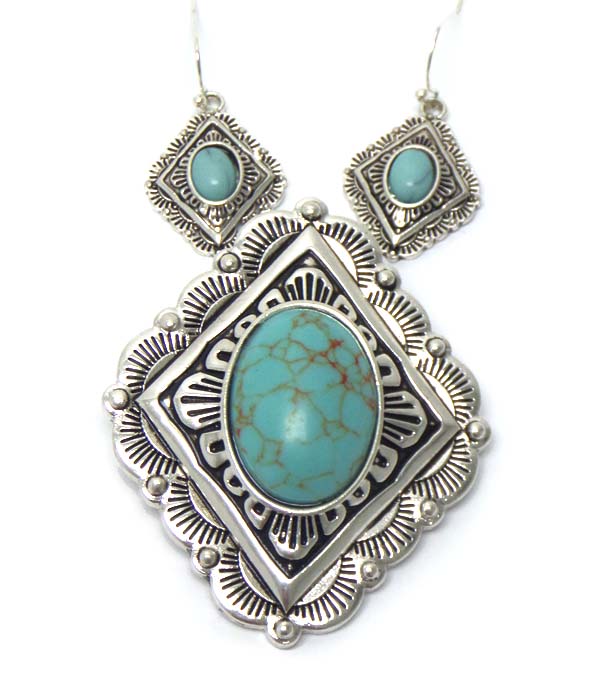 NAVAJO INDIAN WITH TURQUOISE STONE MAGNETIC PENDANT SET -western