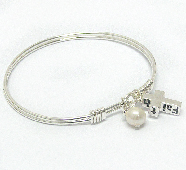 CROSS AND PEARL CHARM WIRE BANGLE BRACELET