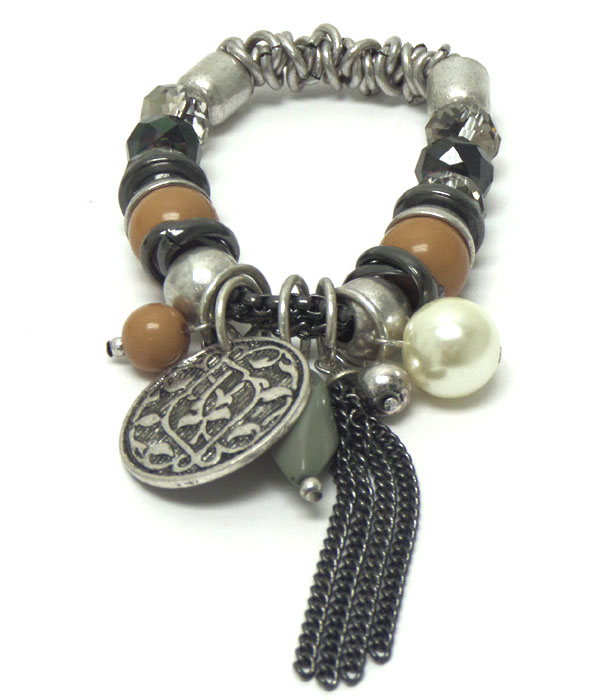 BURNISHED SILVER CHARM AND PEARLS BRACELET