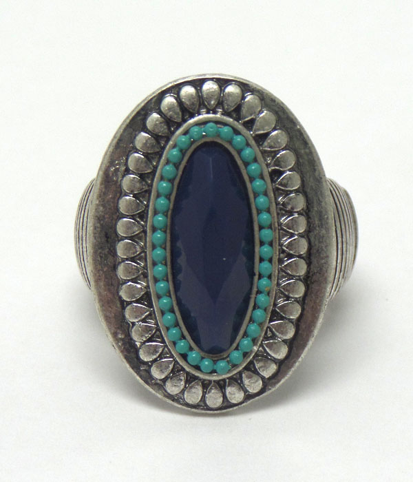 OVAL TWO LAYER STONE RING